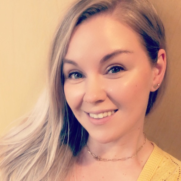 Meet your Posher, Danielle - Picture 1 of 1